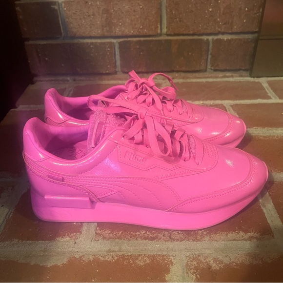 Puma Women Future Rider Bright Pink Leather Size 9.5 - Picture 2 of 5
